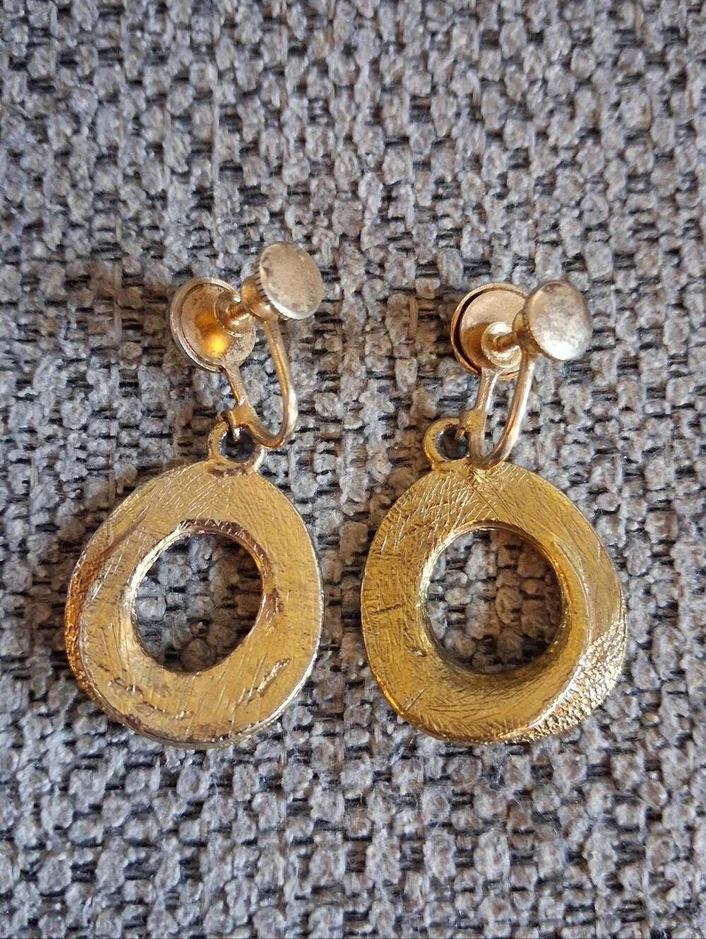 Vintage Gold Textured Open Circle Drop Earrings - Women Jewelry